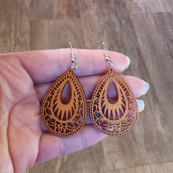 NEW Boho Wood Teardrop Dangle Earrings - Picture 5 of 10